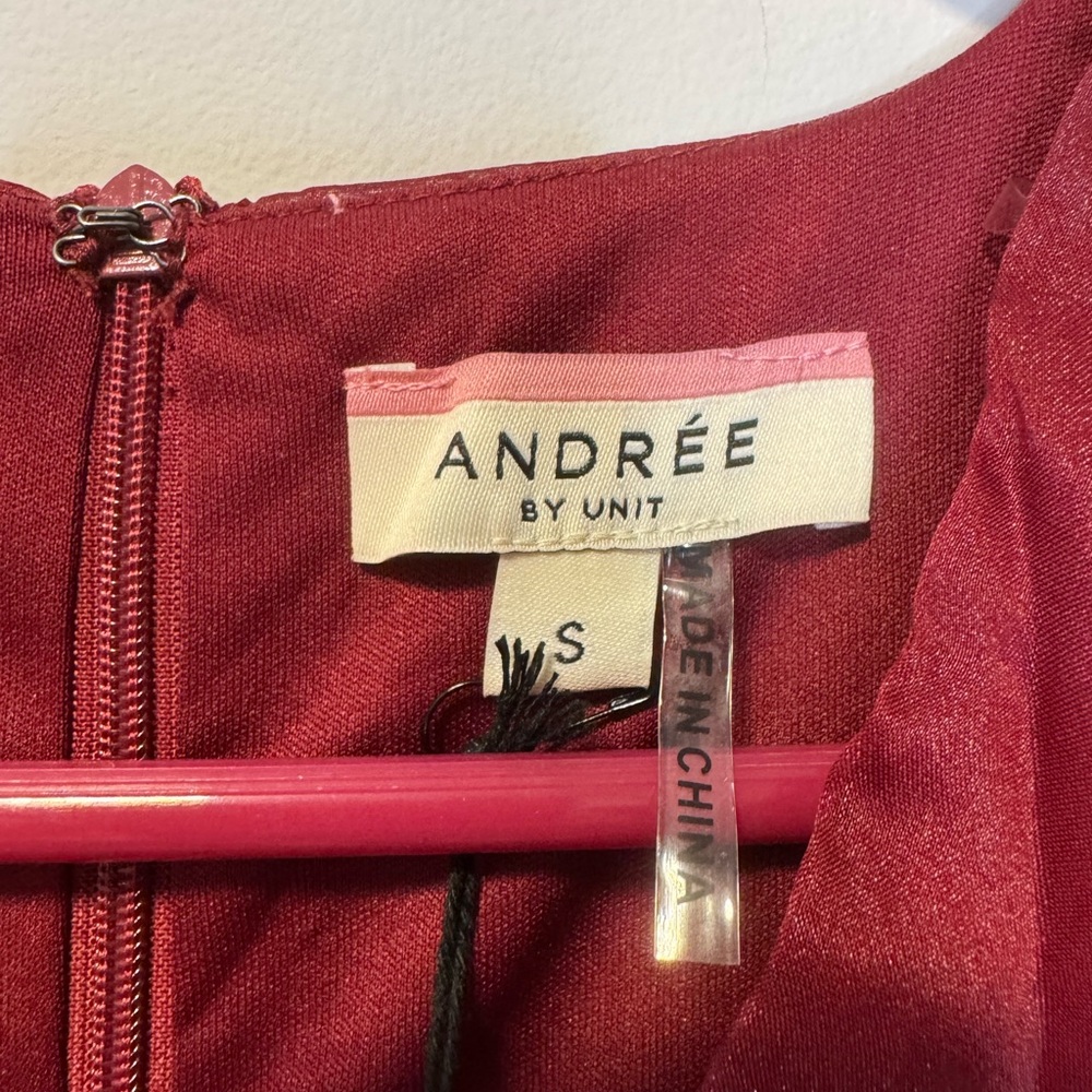 ANDREE BY UNIT Burgundy Long Sleeve V-Neck Ruched Dress - Picture 2 of 4